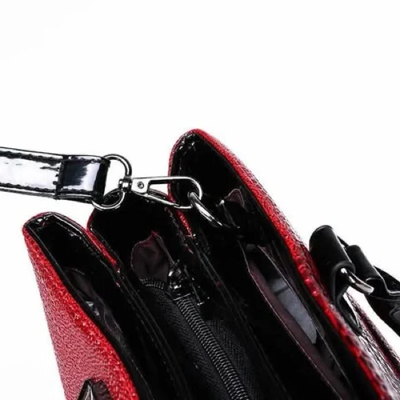 Elegant Red Crocodile Pattern Handbag Set - Picture 4 of 4